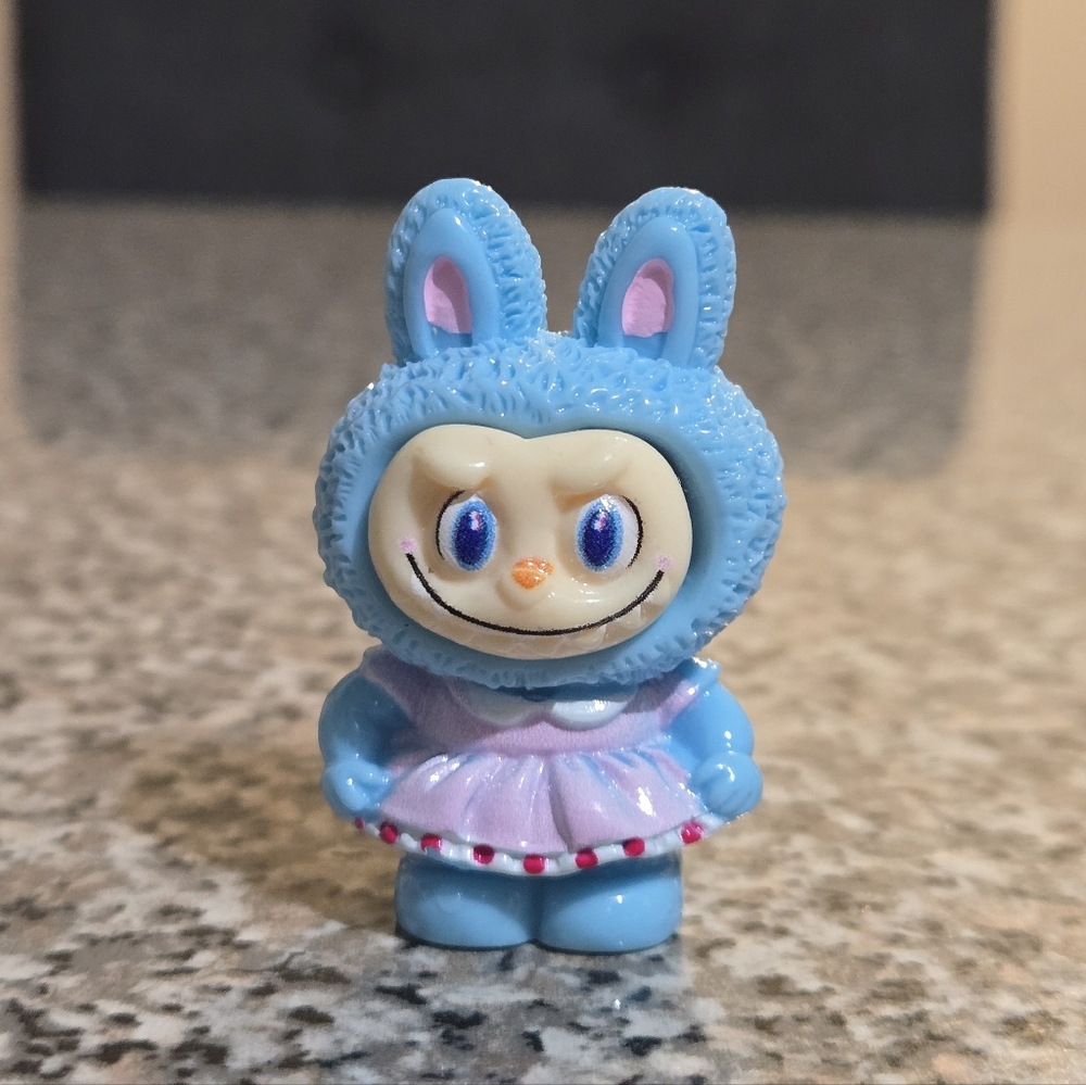 🍒🍒 Blue/Pink Mini Labubu Bunny Figurine